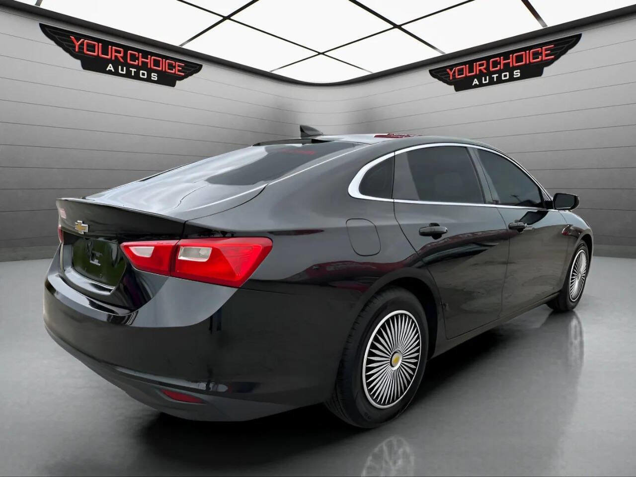 Used 2017 Chevrolet Malibu LT w/ LPO, Convenience Package 2 image 5
