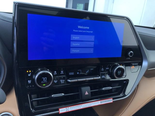 New 2026 Toyota Highlander Platinum image 29