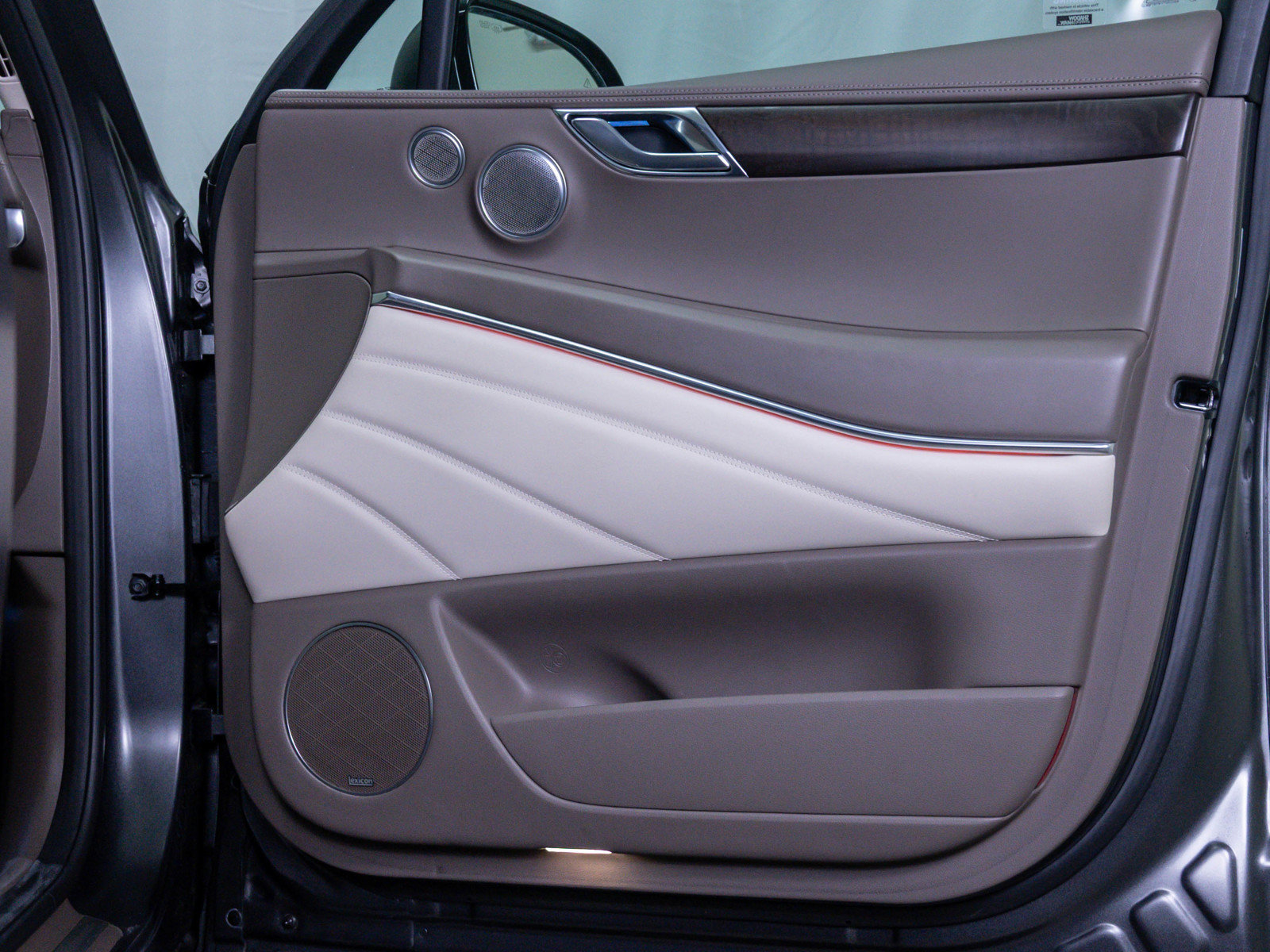 Used 2023 Genesis GV80 3.5T w/ Prestige Matte Package image 10