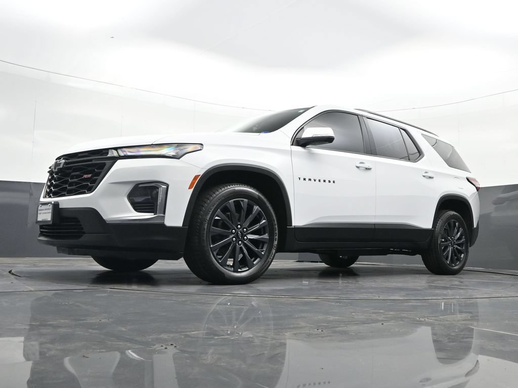 Used 2022 Chevrolet Traverse RS FWD image 32