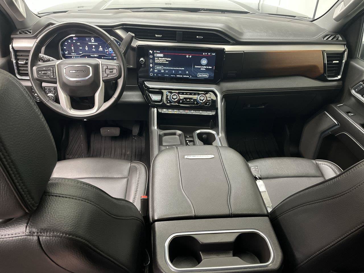 Certified 2025 GMC Sierra 2500 Denali w/ Denali Reserve Package AWD/4WD image 4