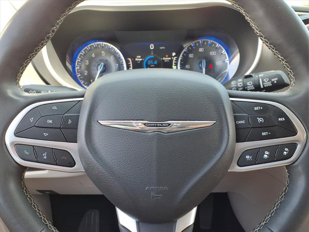Used 2022 Chrysler Pacifica Touring-L FWD image 26