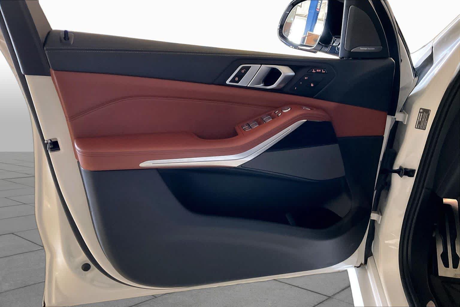 Used 2024 BMW X7 xDrive40i w/ M Sport Package AWD/4WD image 20