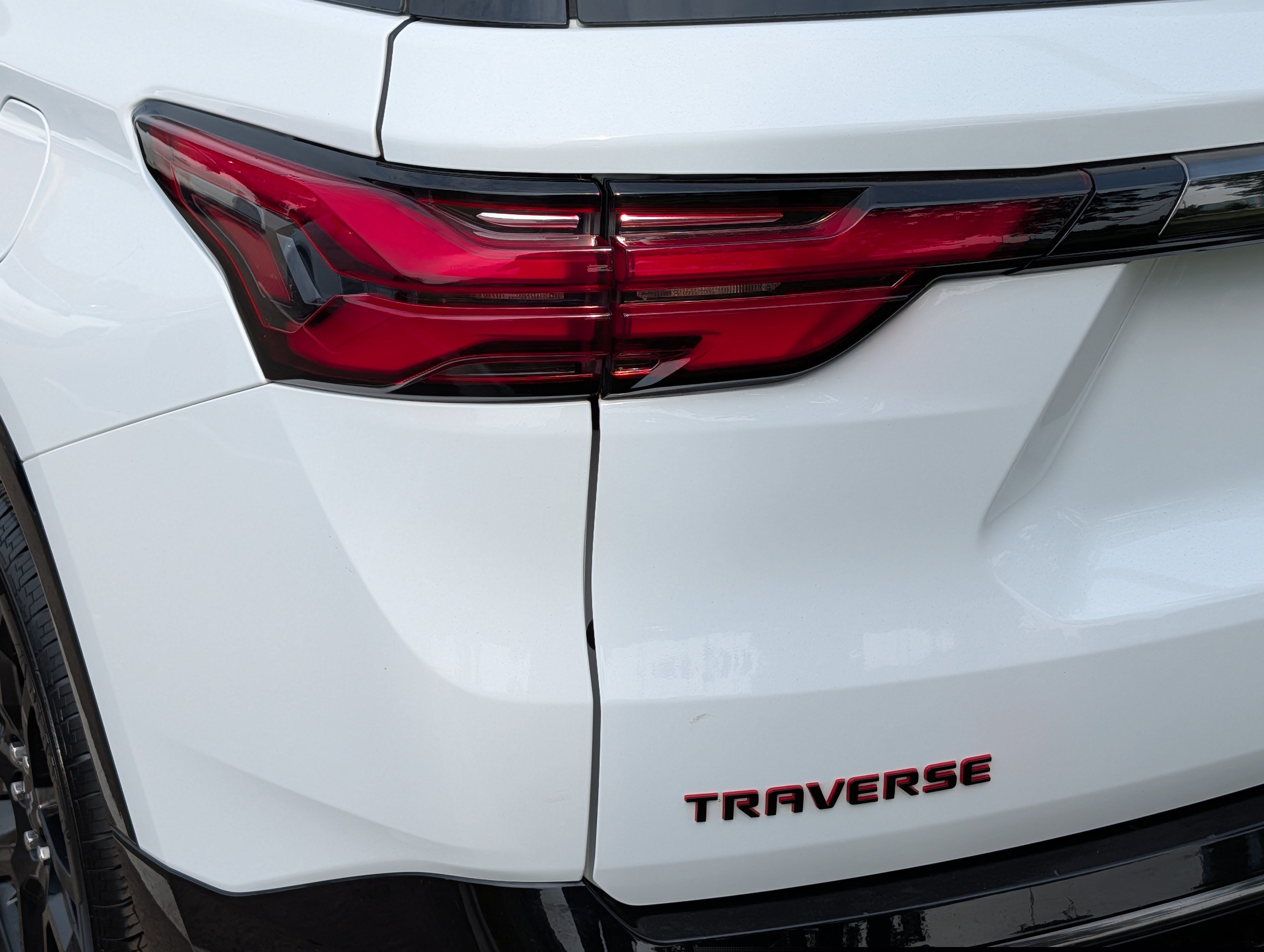 Used 2023 Chevrolet Traverse Premier w/ Redline Edition AWD/4WD image 17