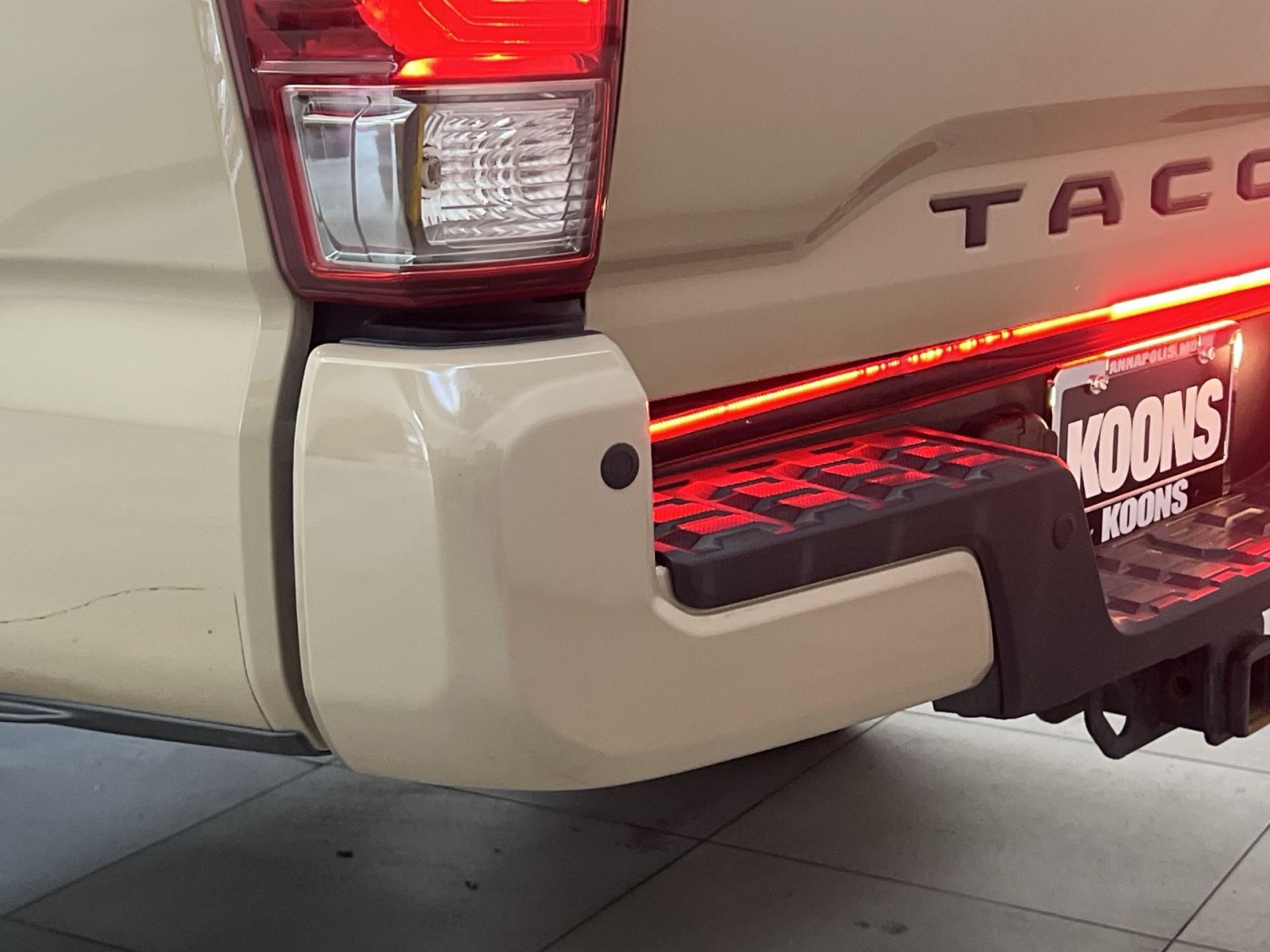 Used 2017 Toyota Tacoma TRD Sport w/ Premium & Technology Package RWD image 30