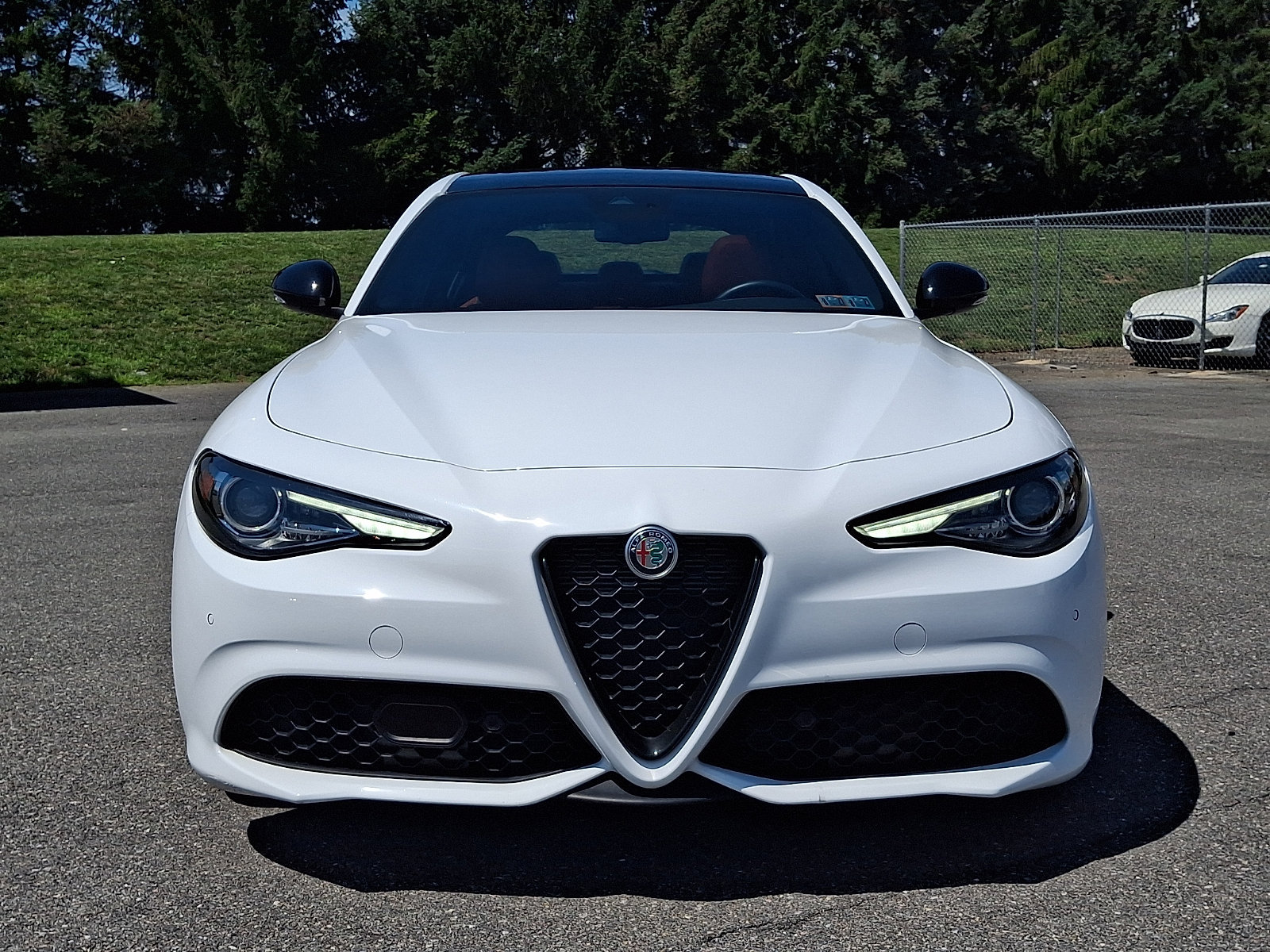 Used 2022 Alfa Romeo Giulia Veloce AWD/4WD image 2