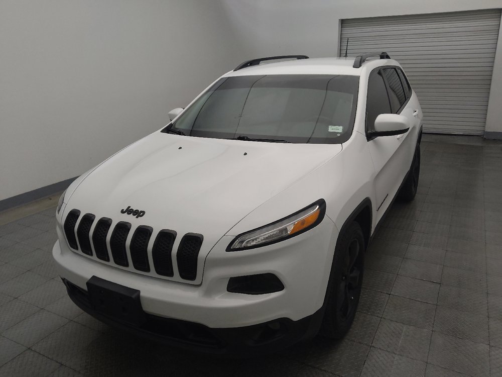 Used 2018 Jeep Cherokee Latitude w/ Altitude Package FWD image 15