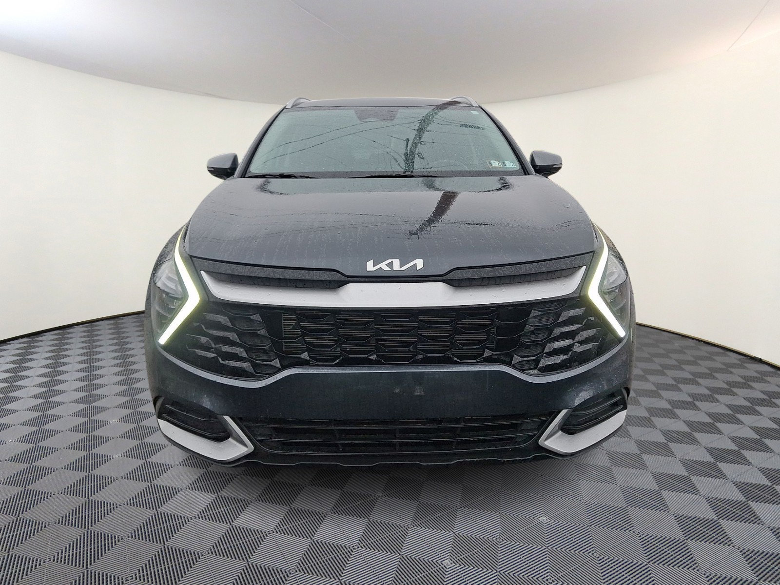 Used 2023 Kia Sportage EX AWD/4WD image 2
