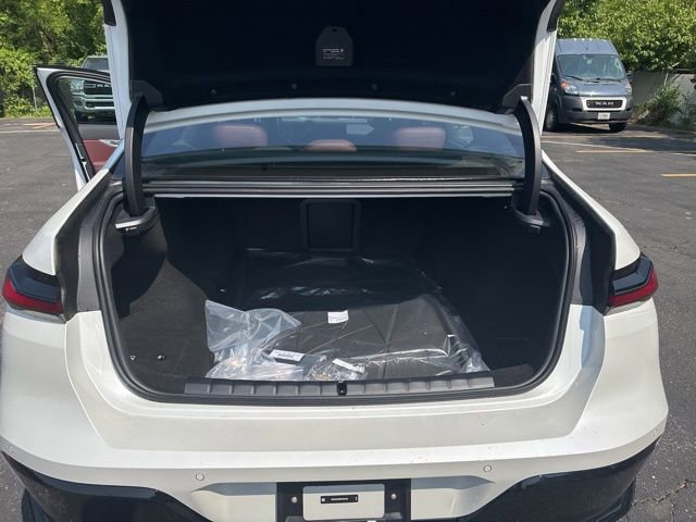Used 2025 BMW 740i xDrive image 7