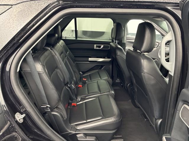 Used 2024 Ford Explorer XLT w/ Equipment Group 202A image 17