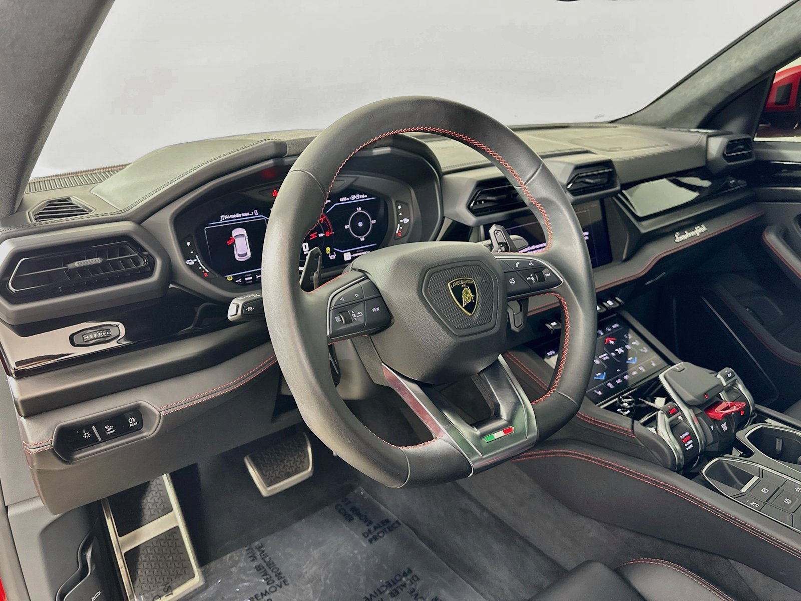 Used 2025 Lamborghini Urus S AWD/4WD image 34