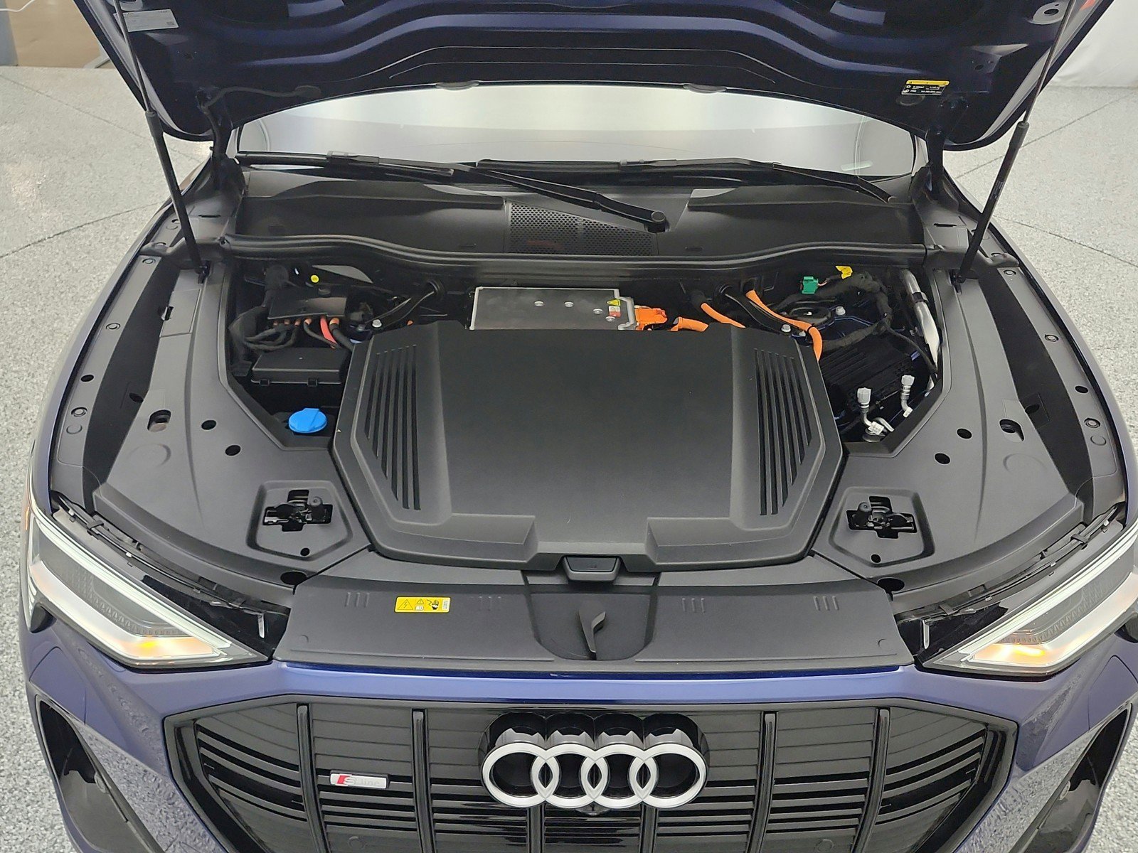 Used 2023 Audi e-tron Premium Plus w/ Premium Plus Package image 25