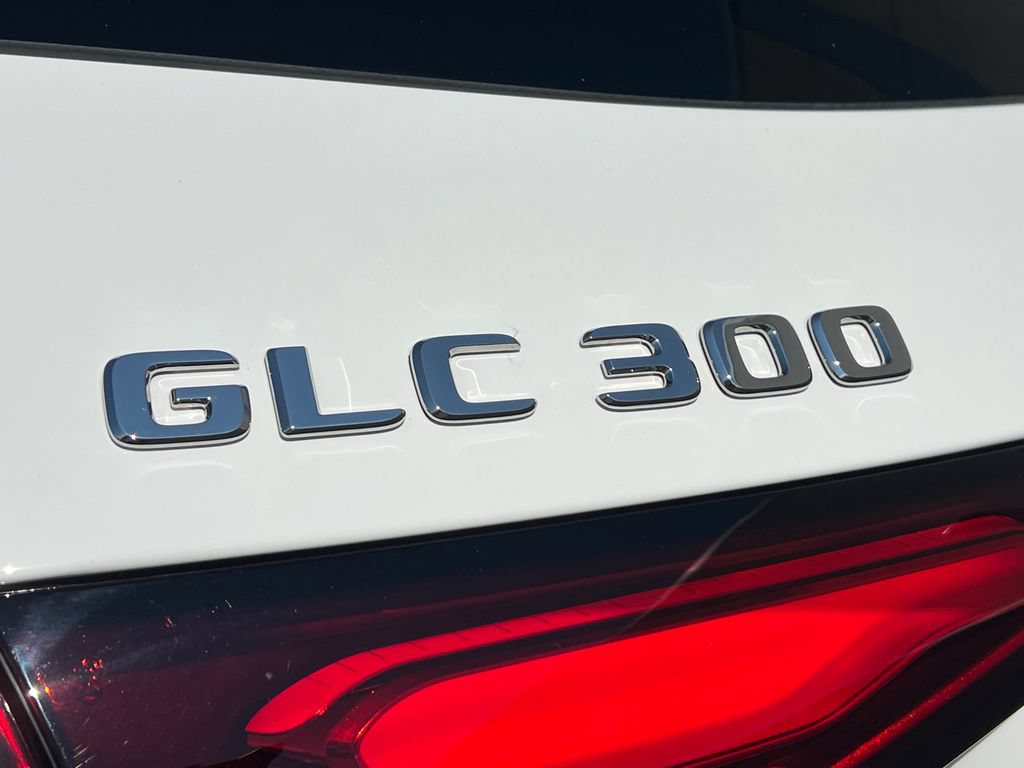 Used 2025 Mercedes-Benz GLC 300 4MATIC w/ AMG Line image 26