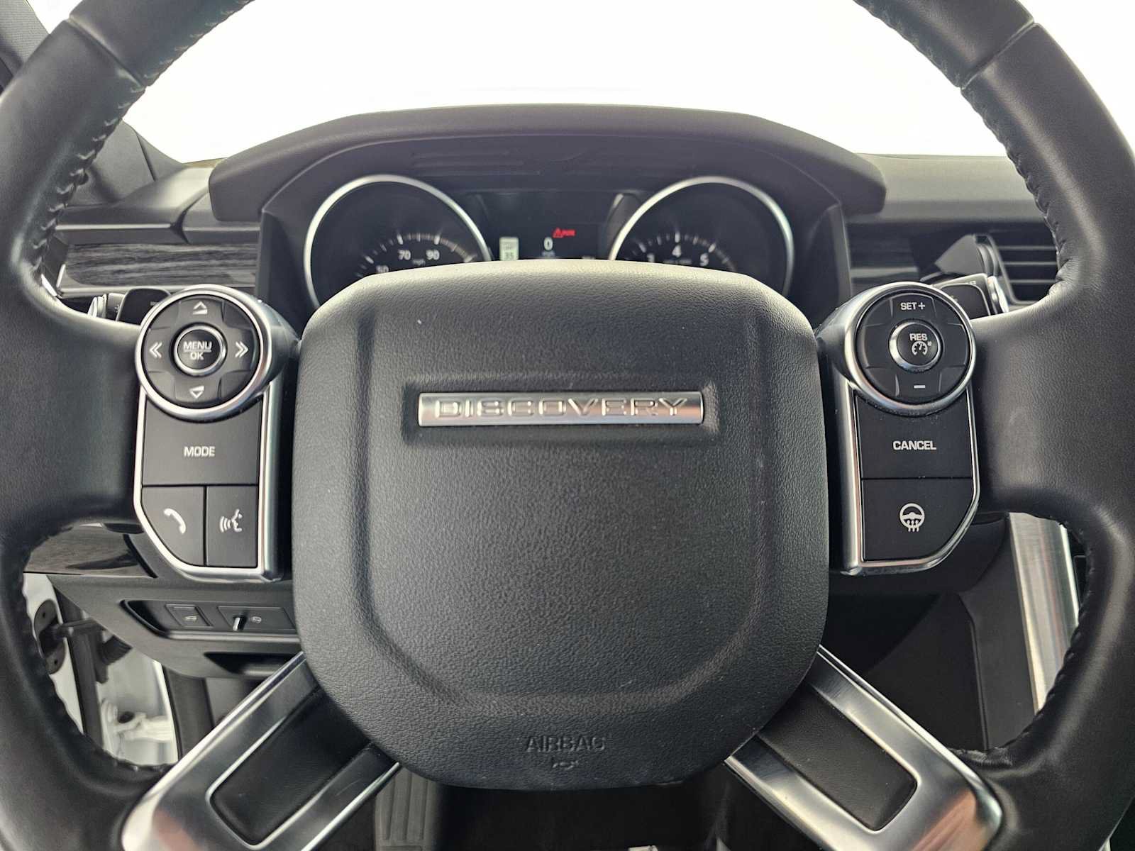 Used 2017 Land Rover Discovery HSE AWD/4WD image 24