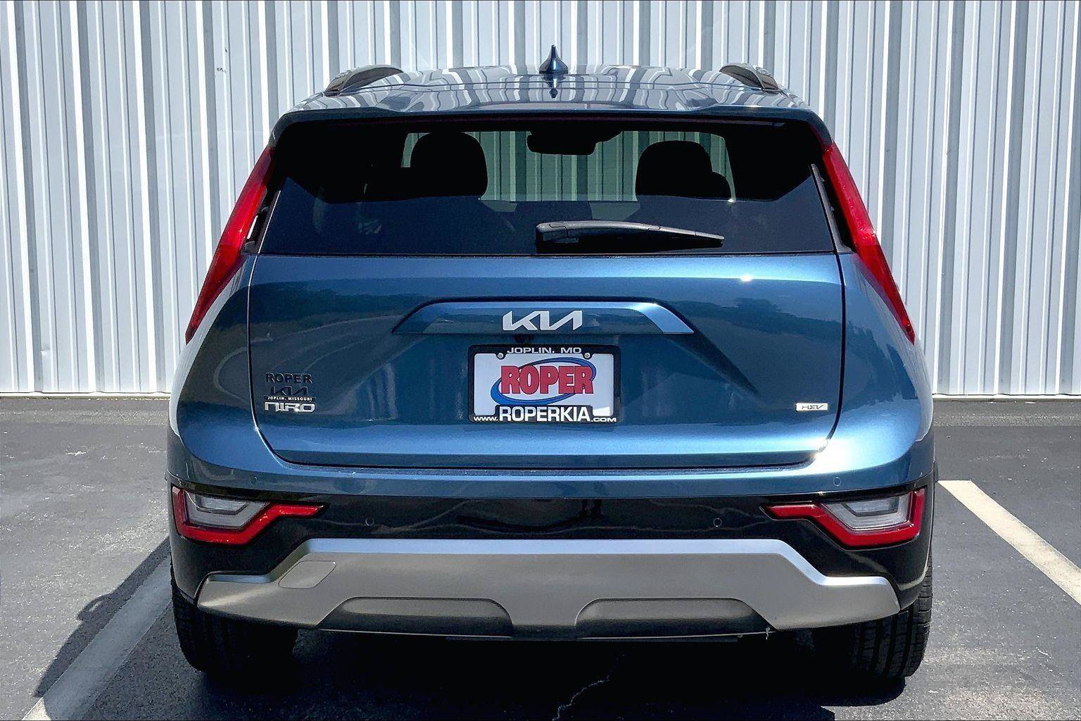 Used 2023 Kia Niro SX Touring FWD image 4