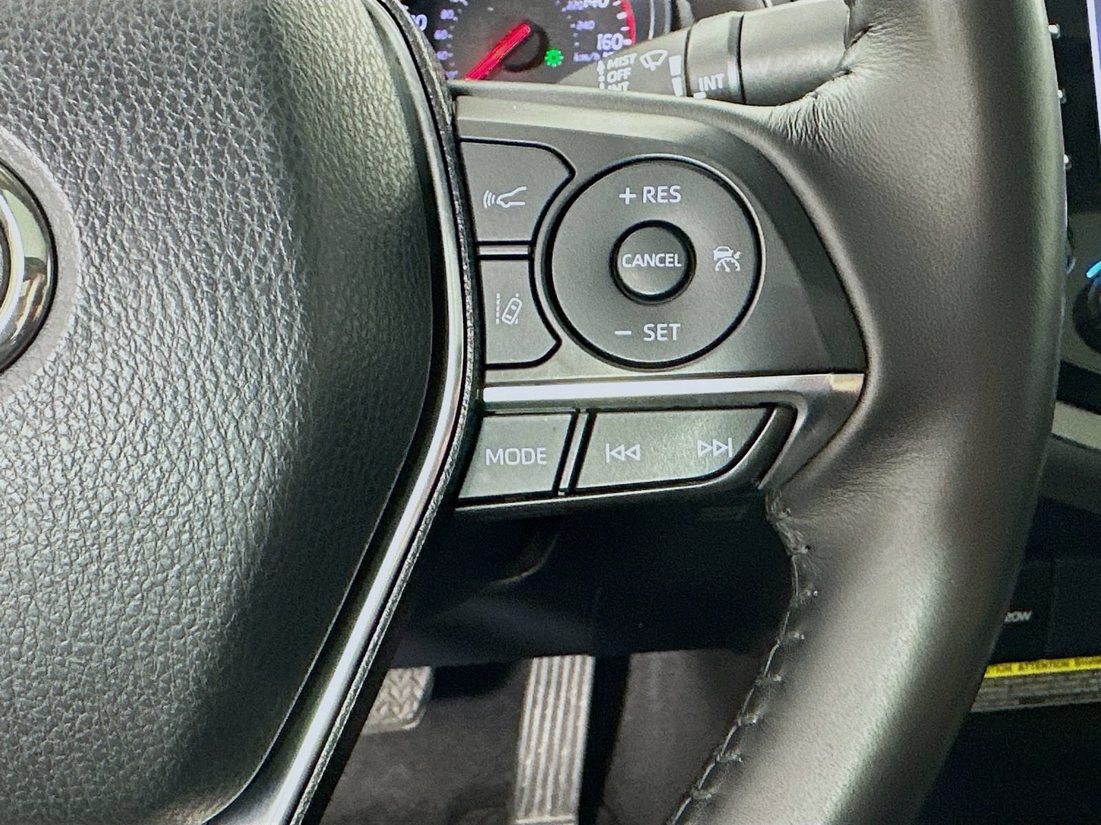Used 2020 Toyota Camry XSE FWD image 18
