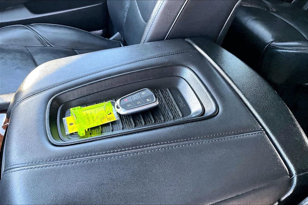 Used 2019 Cadillac Escalade Premium Luxury image 34