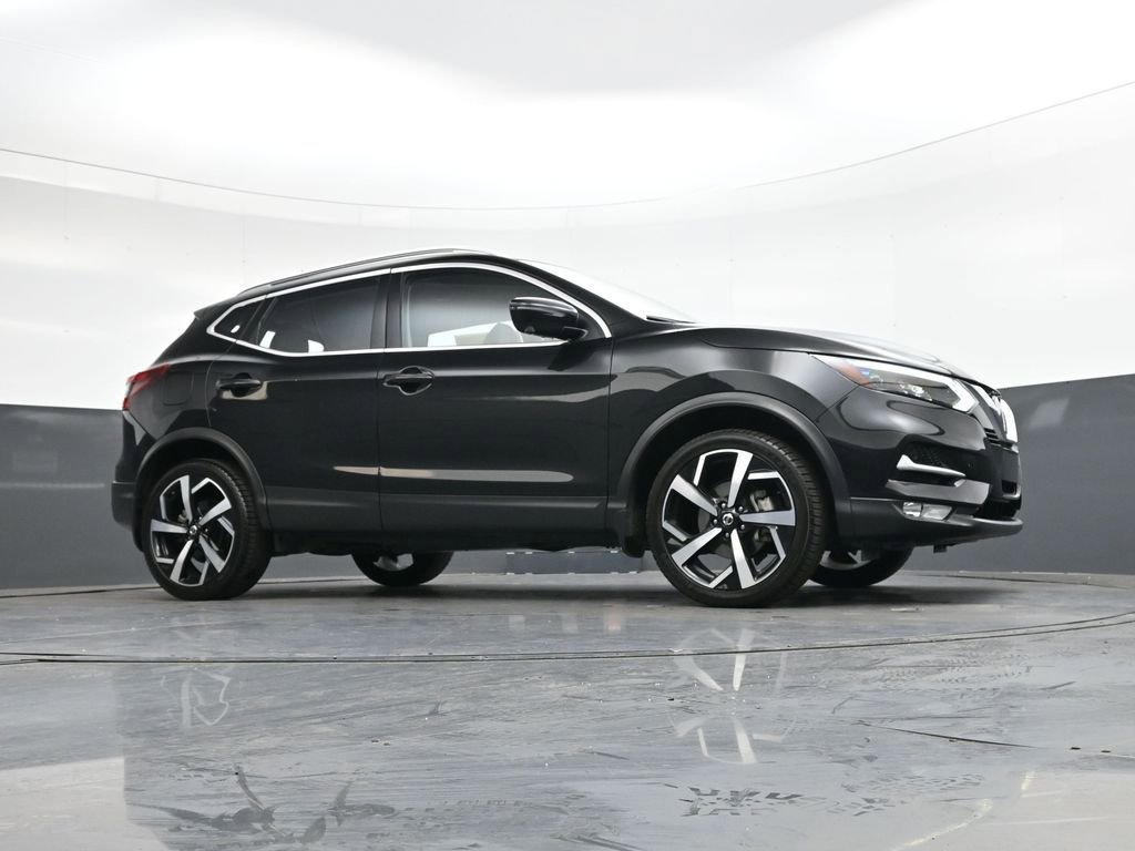 Used 2022 Nissan Rogue Sport SL w/ Premium Package image 35
