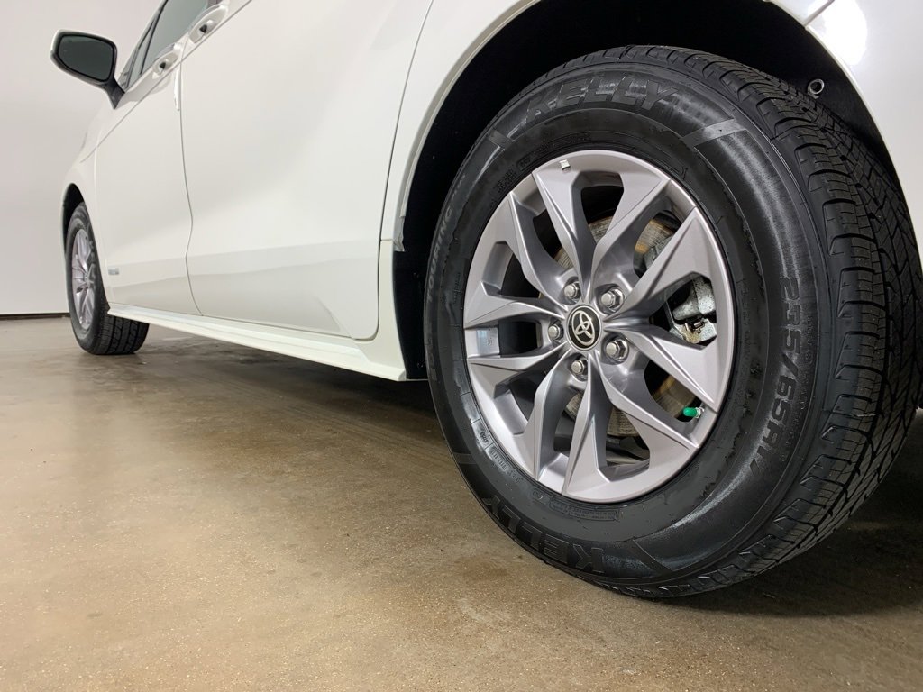 Used 2021 Toyota Sienna XLE w/ XLE Plus Package image 16