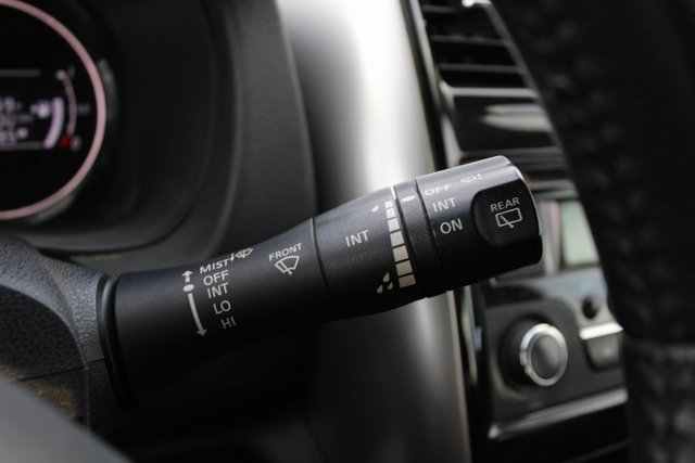 Used 2015 Nissan Versa Note SV w/ SV Appearance Package image 12