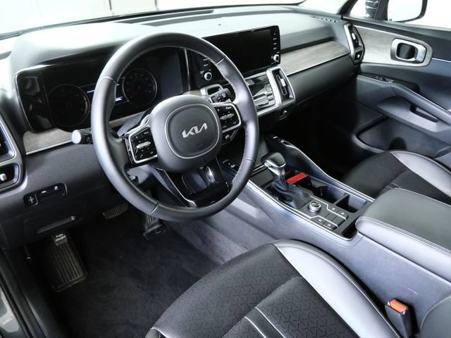 Used 2023 Kia Sorento S AWD/4WD image 3