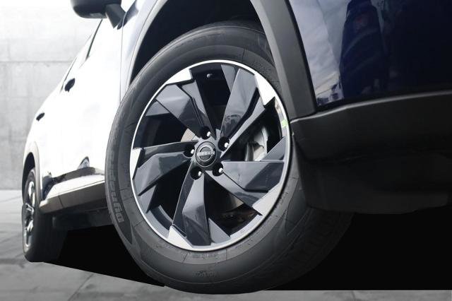 New 2026 Nissan Rogue SV w/ SV Premium Package image 3