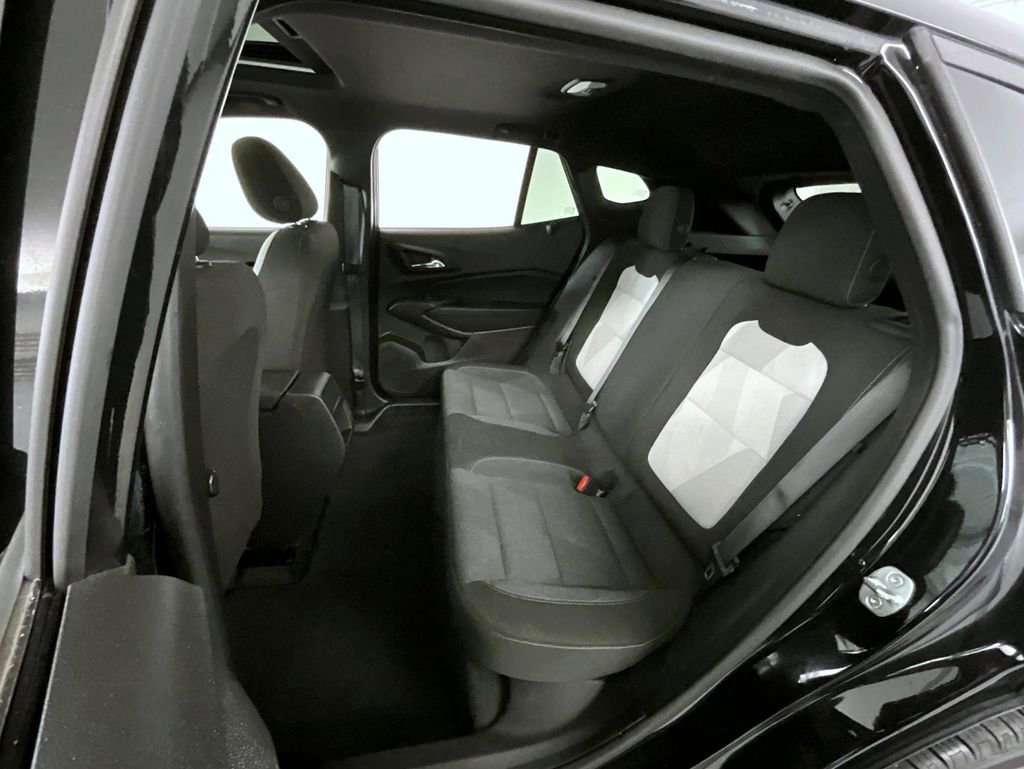 Certified 2024 Chevrolet Trax RS w/ Sunroof Package image 19