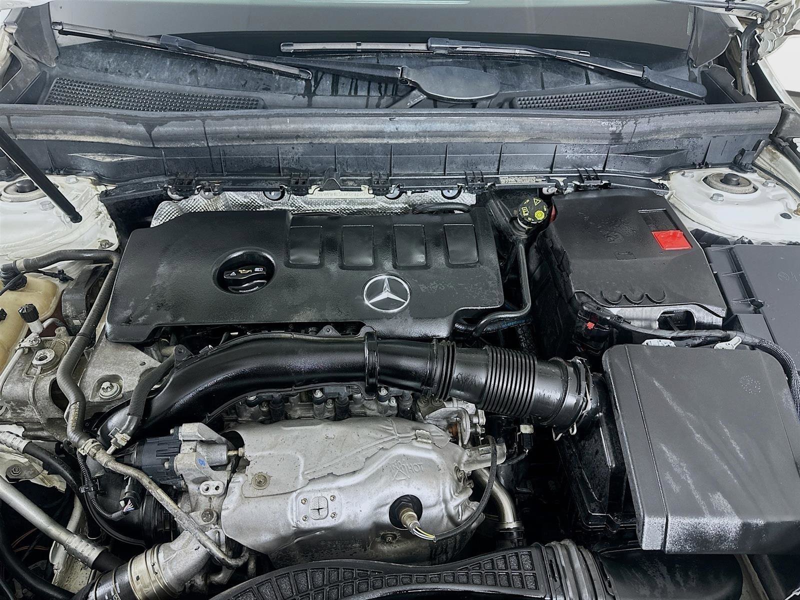 Used 2020 Mercedes-Benz GLB 250 4MATIC image 36