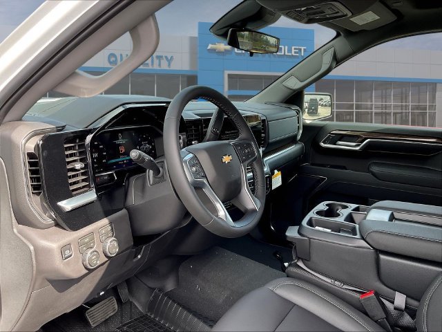 New 2026 Chevrolet Silverado 1500 LT w/ Safety Package AWD/4WD image 9