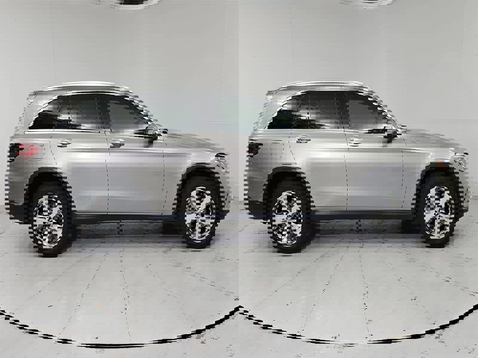 Used 2022 Mercedes-Benz GLC 300 4MATIC image 7