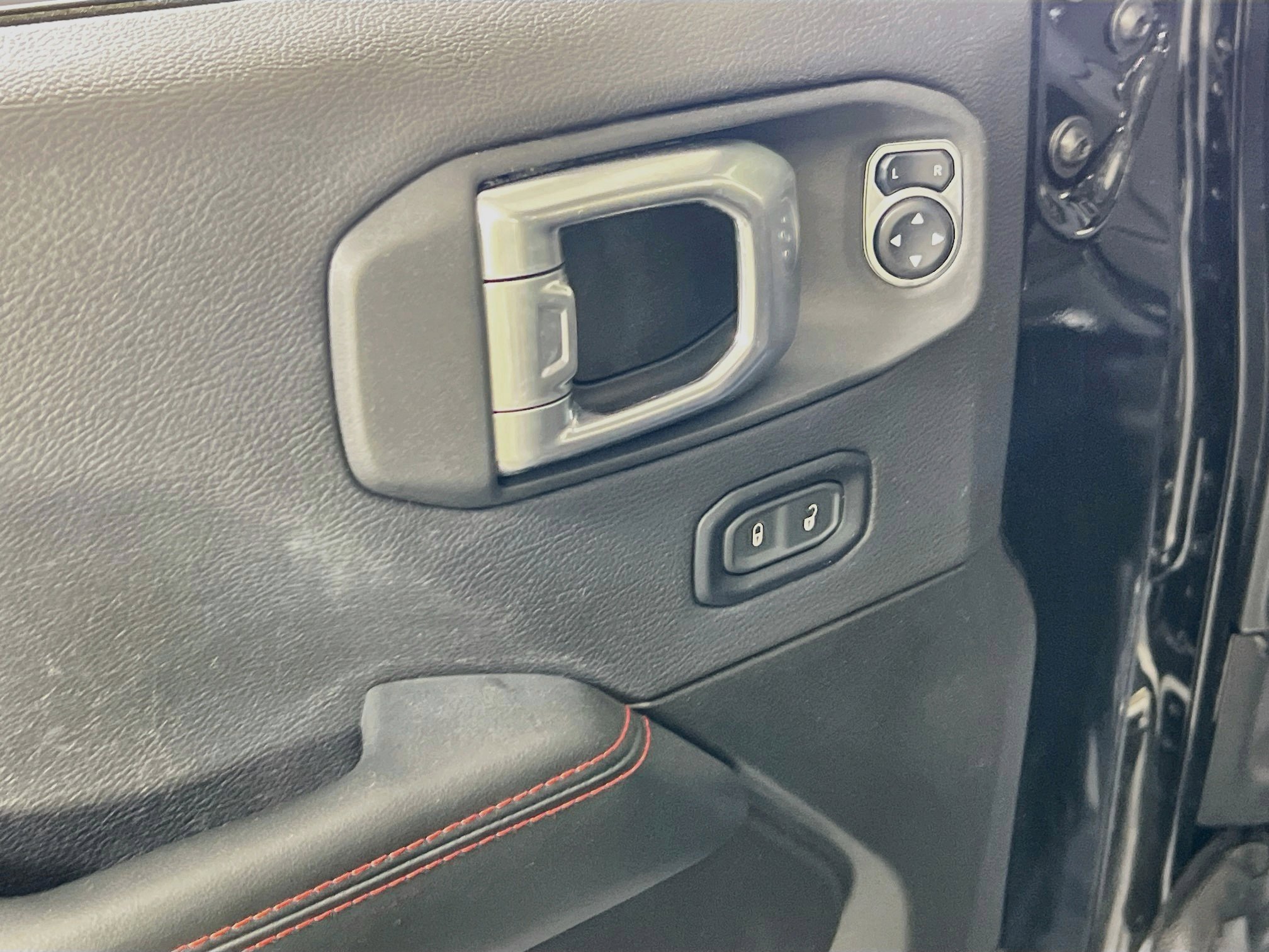 Used 2024 Jeep Wrangler Unlimited Rubicon w/ Dual Top Group AWD/4WD image 18