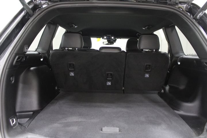 Used 2023 Jeep Grand Cherokee Altitude AWD/4WD image 13