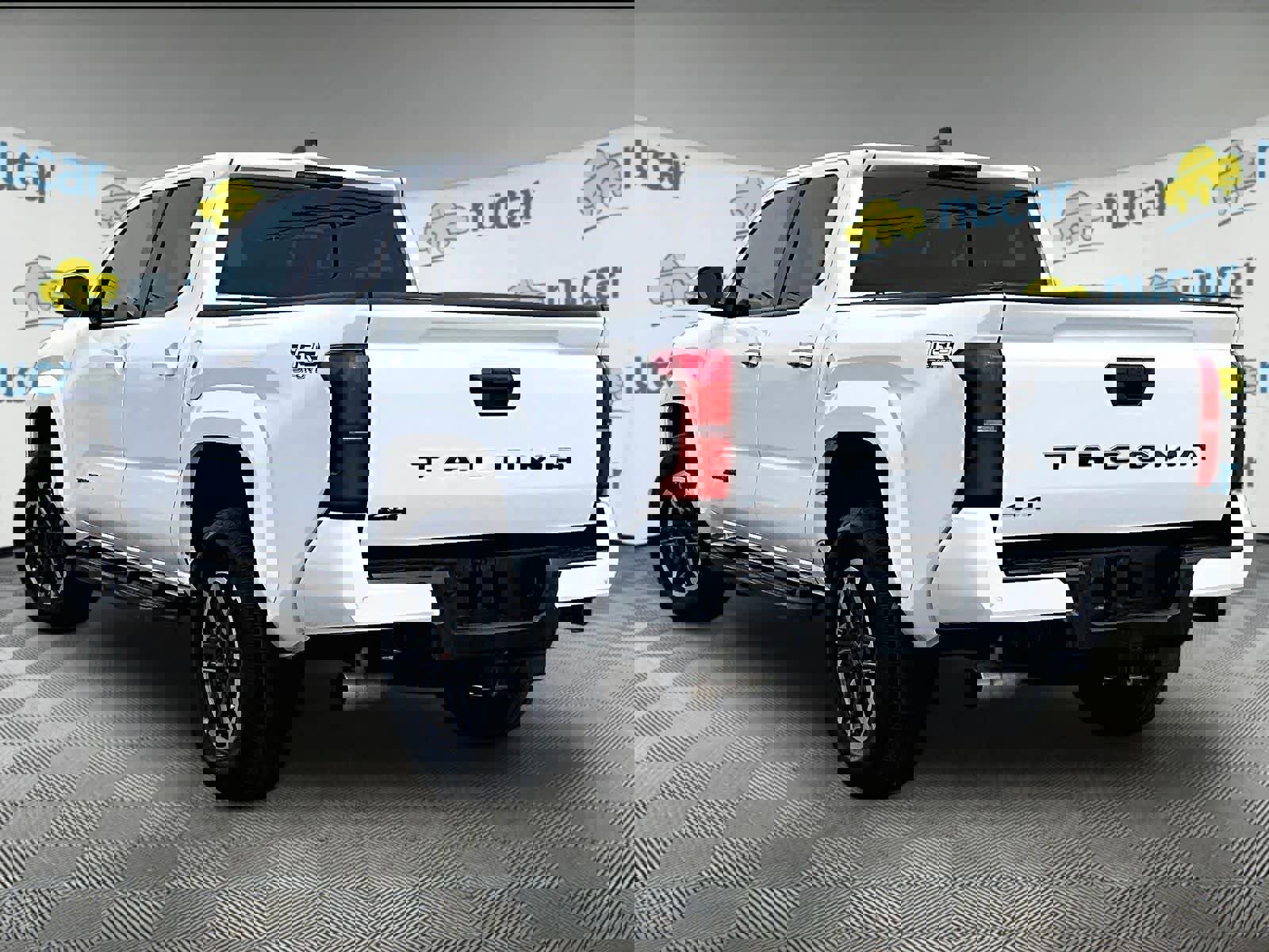 Used 2024 Toyota Tacoma TRD Sport w/ TRD Sport Upgrade Package image 4