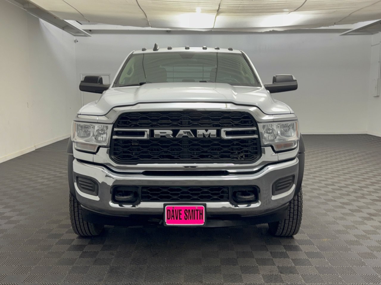Used 2020 RAM 5500 Tradesman w/ Chrome Appearance Group AWD/4WD image 6