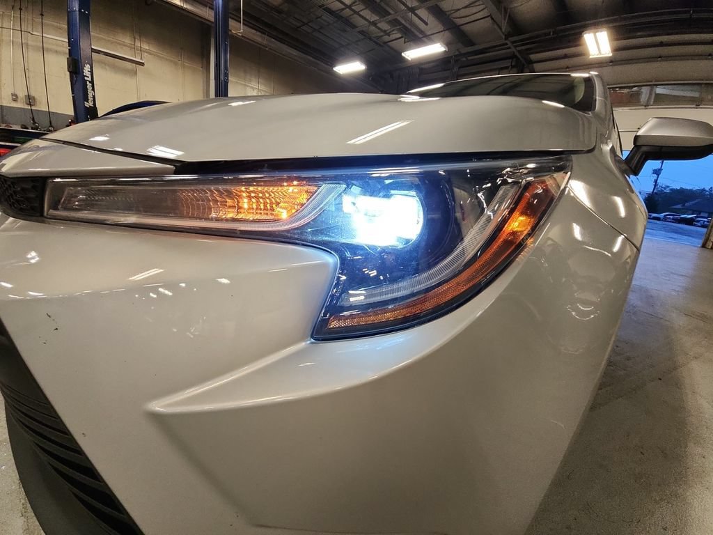 Used 2023 Toyota Corolla LE FWD image 31