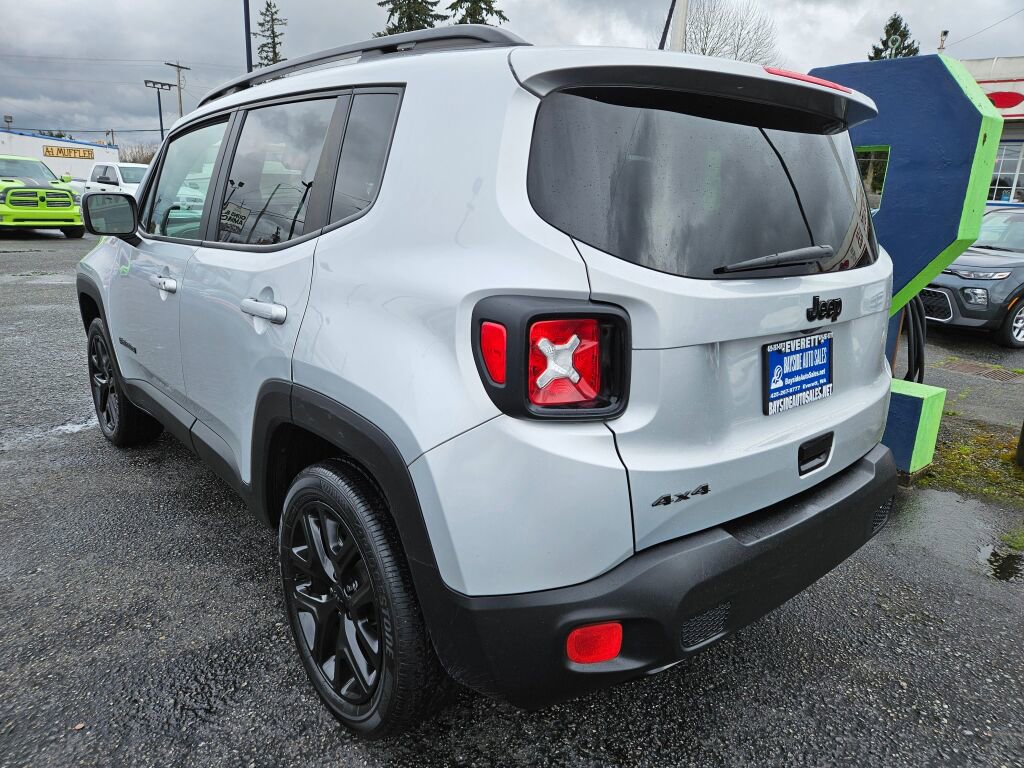 Used 2018 Jeep Renegade Altitude image 3