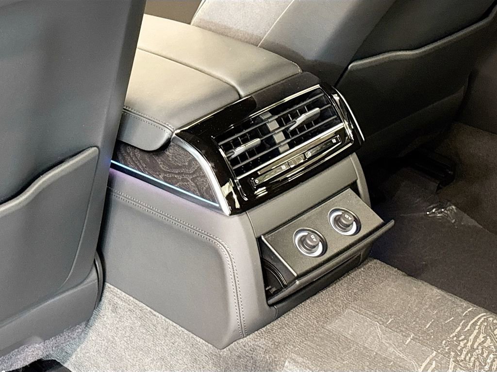 Used 2025 Audi A8 L 3.0T w/ Executive Package image 17