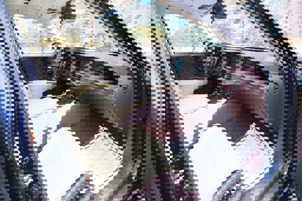 Used 2018 Lexus LS 500 AWD w/ Luxury Package image 31