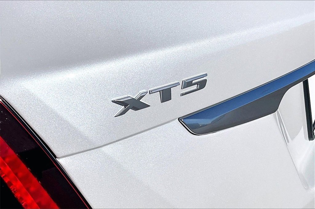 Used 2025 Cadillac XT5 Premium Luxury image 31