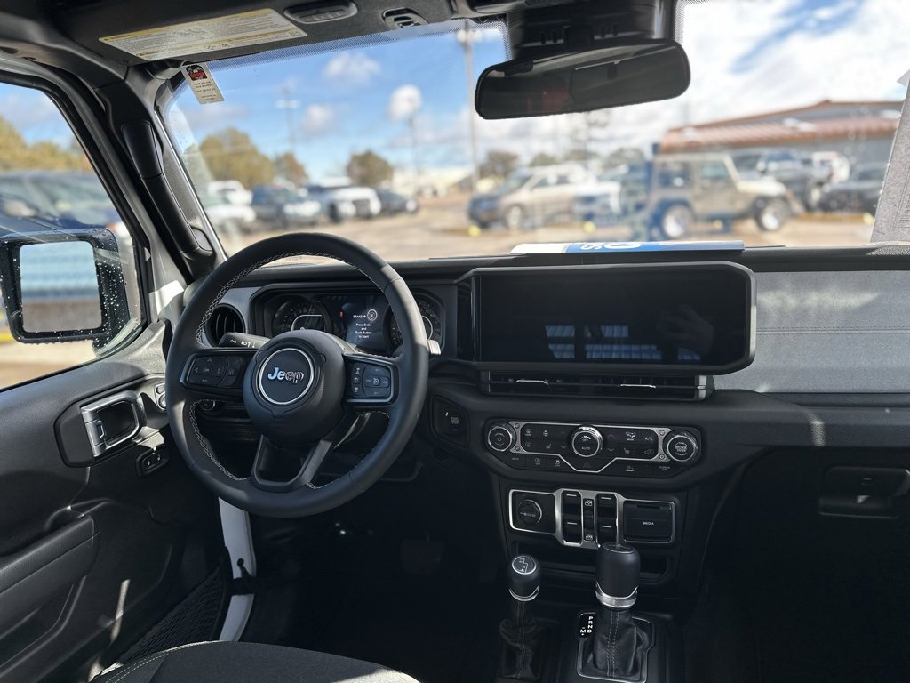 Certified 2025 Jeep Gladiator Sport image 17