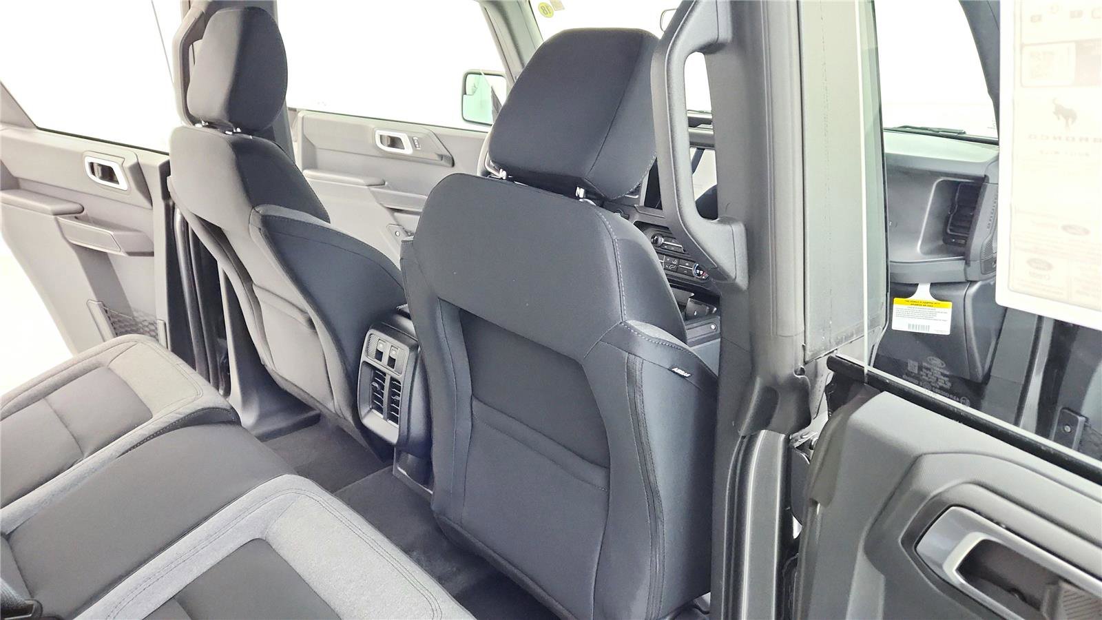 New 2025 Ford Bronco 4-Door image 30