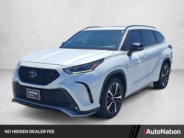 Used 2022 Toyota Highlander XSE FWD image 1