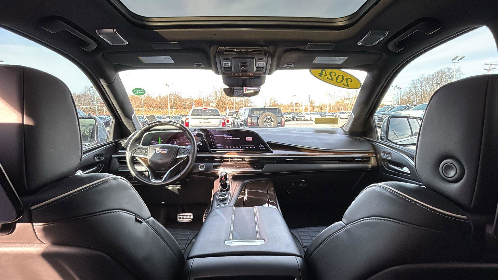 Certified 2024 Cadillac Escalade ESV Premium Luxury Platinum w/ Heavy-Duty Trailer Package image 26