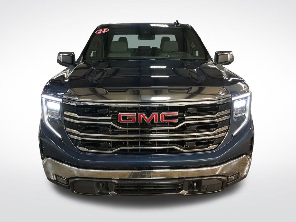 Used 2022 GMC Sierra 1500 SLT w/ SLT Premium Package AWD/4WD image 9