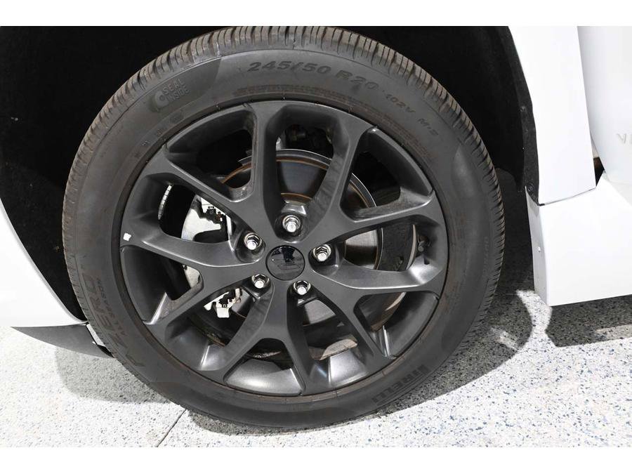 Used 2024 Chrysler Pacifica Touring-L w/ Uconnect Theater Family Group FWD image 12