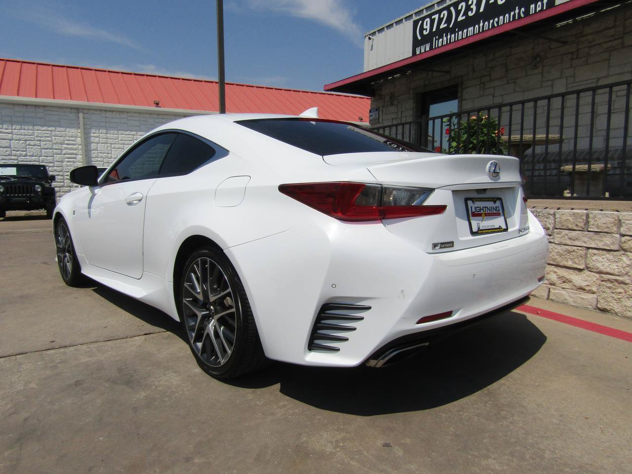 Used 2016 Lexus RC 200t RWD image 3
