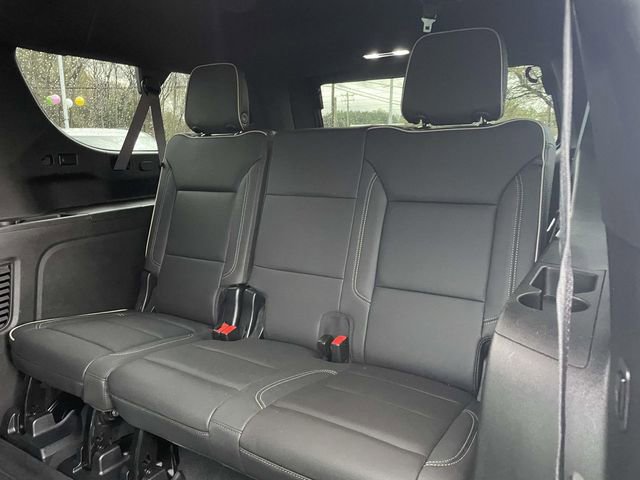 Used 2024 Chevrolet Suburban Premier image 12