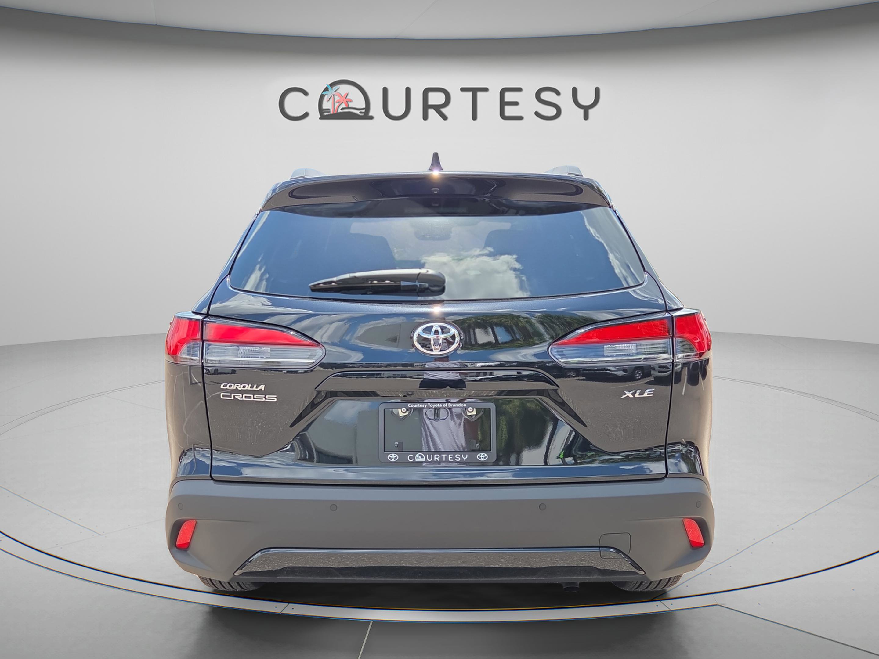 Certified 2026 Toyota Corolla Cross XLE w/ Convenience Package FWD image 4