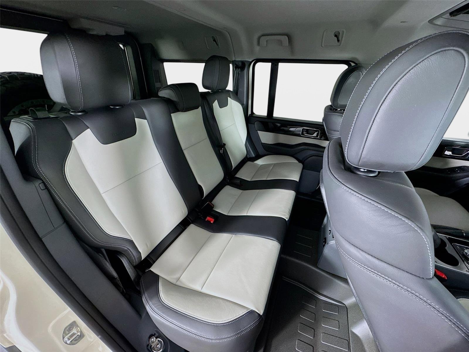 Used 2025 INEOS Grenadier AWD/4WD image 26