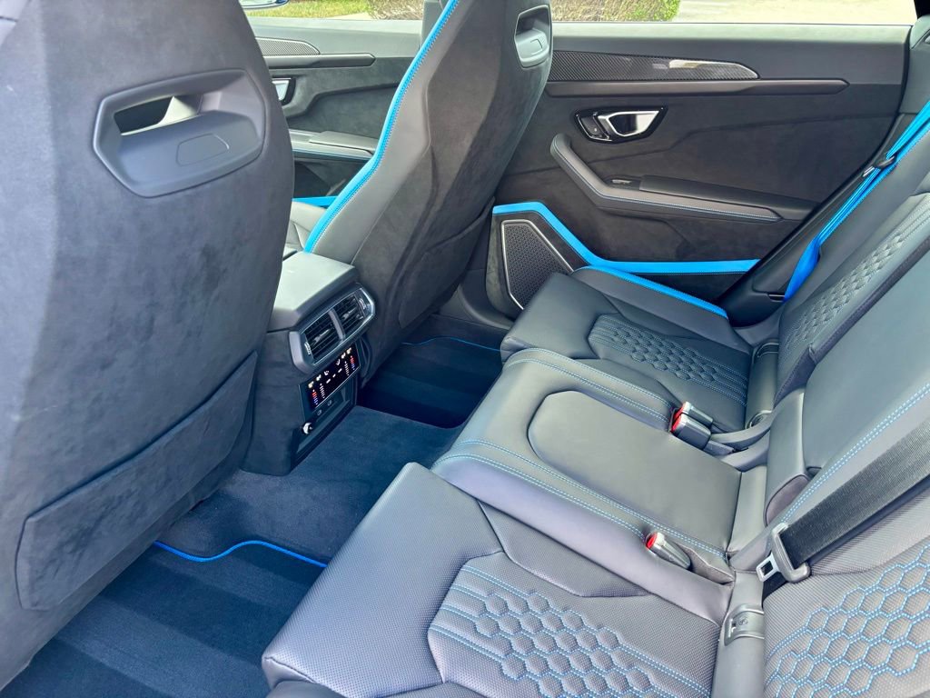 Used 2024 Lamborghini Urus Performante AWD/4WD image 20
